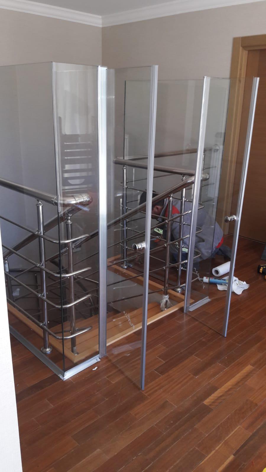 Efor Cam & Ayna - Merdiven Kenarı Cam İşlerimiz